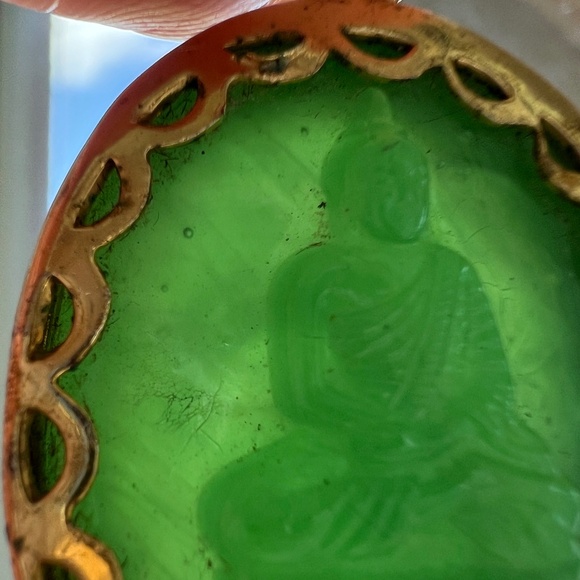 Vintage Green Glass Buddha Pendant | Dhyana Mudra | Mid-Century Chinese Export - Picture 7 of 9
